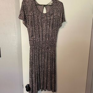 🔴3/$10 LOFT short sleeve midi length dress
